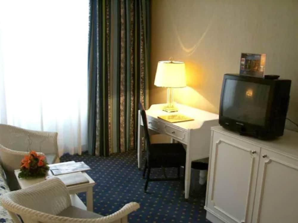 ホテル ド フランス ウィーン エクステリア 写真